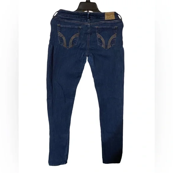3/$21 Hollister Skinny Jeans - Picture 2 of 6